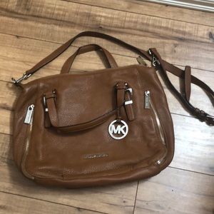 MICHAEL KORS ESSEX SOFT SATCHEL LEATHER